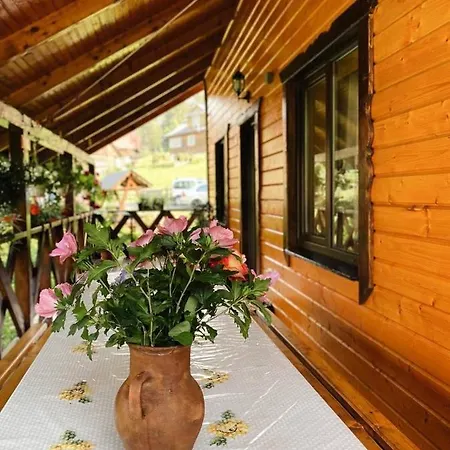 Holiday home біля річки