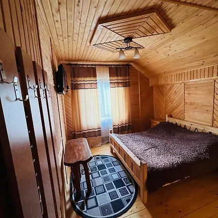 біля річки Holiday home *