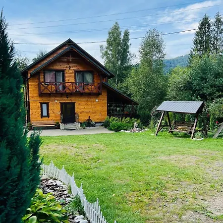 біля річки Mykulychyn