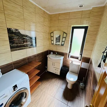 біля річки بيت للعطل